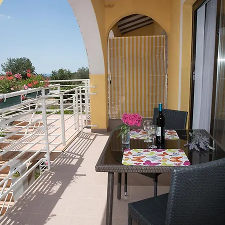 公寓 Paradis 罗维尼