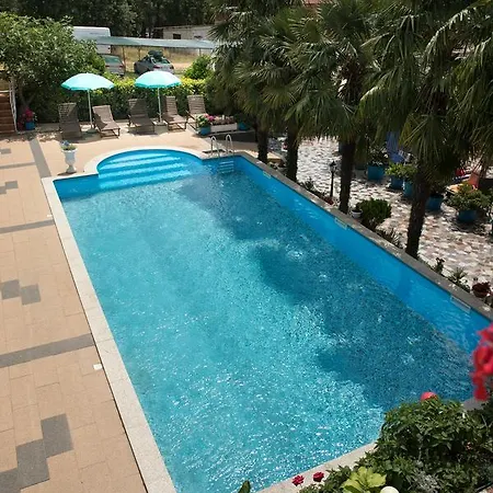 Paradis Апартаменты Ровинь