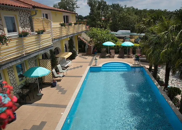 アパート Paradis